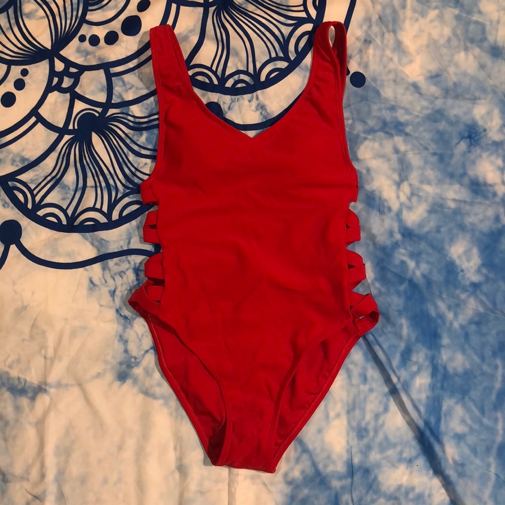 red swimsuit🍒
